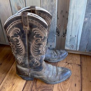 Ariat cowboy boots